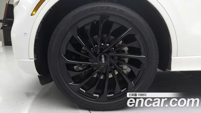 Lincoln Aviator Aviator 2nd generation 2023 года - вид 5