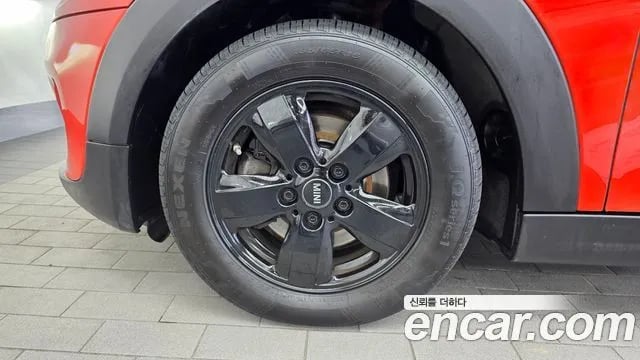 Mini Cooper Cooper D 2019 года - вид 5