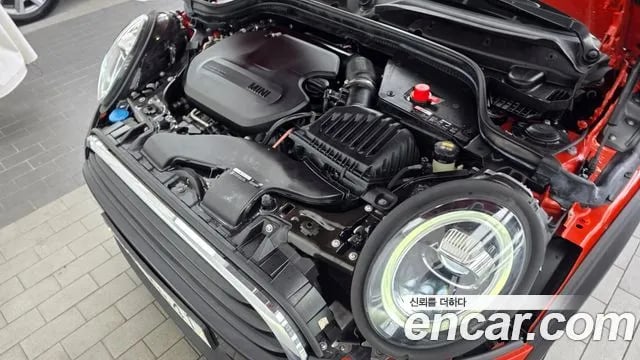 Mini Cooper Cooper D 2019 года - вид 6