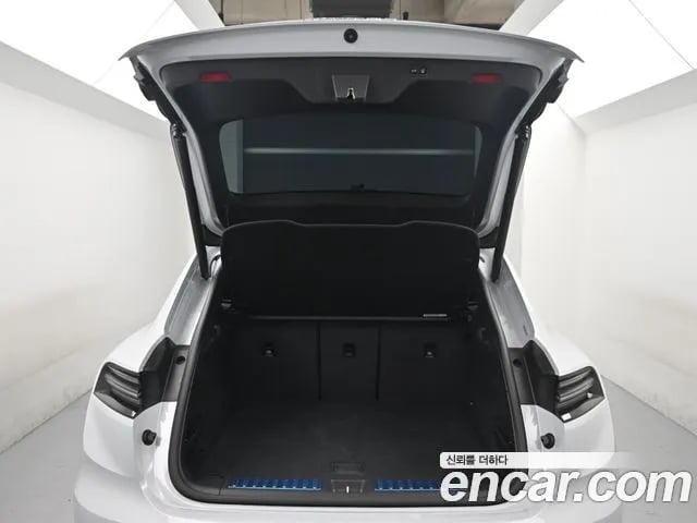 Porsche Macan Makan EV 2025 года - похожие автомобили