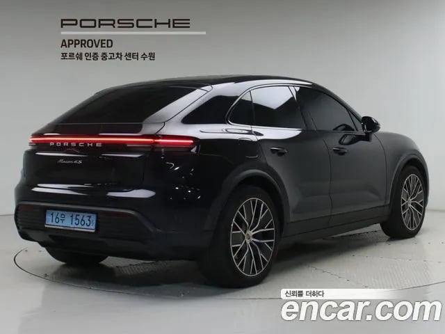 Porsche Macan Makan EV 2025 года - вид 2