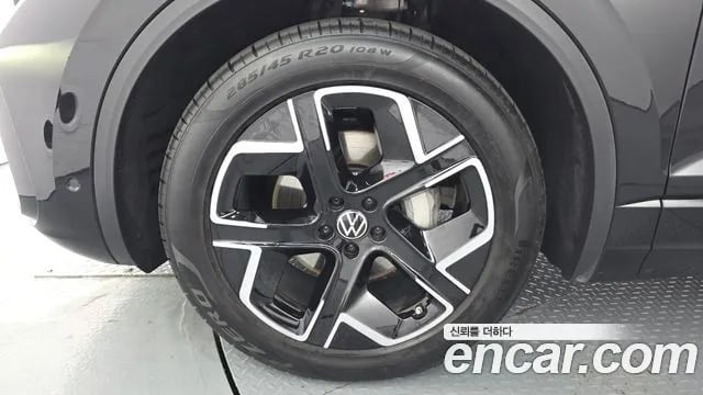 Volkswagen Touareg Tuareg 3rd generation 2025 года - вид 5
