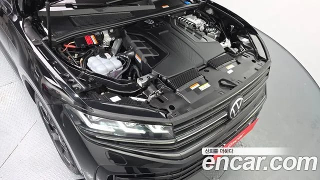 Volkswagen Touareg Tuareg 3rd generation 2025 года - вид 6