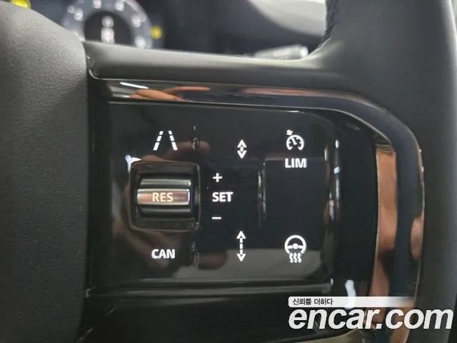 Land Rover Range Rover Evoque Range Rover Evoque 2nd Generation 2025 года - похожие автомобили