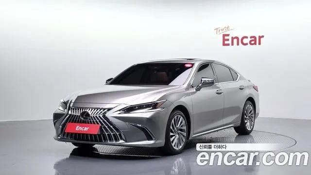 Lexus ES ES300h 7th generation 2025 года - вид 1