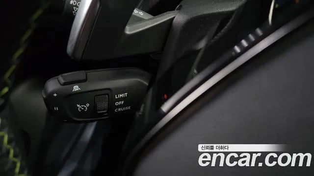 Peugeot 2008 2008 Second generation 2021 года - похожие автомобили