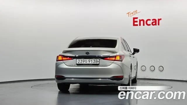 Lexus ES ES300h 7th generation 2018 года - вид 4