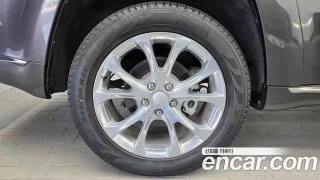 Jeep Cherokee Grand Cherokee 2021 года - вид 5