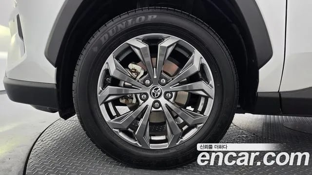 Toyota RAV4 RAV4 5th Generation 2024 года - вид 5