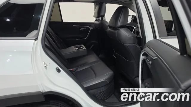 Toyota RAV4 RAV4 5th Generation 2024 года - похожие автомобили