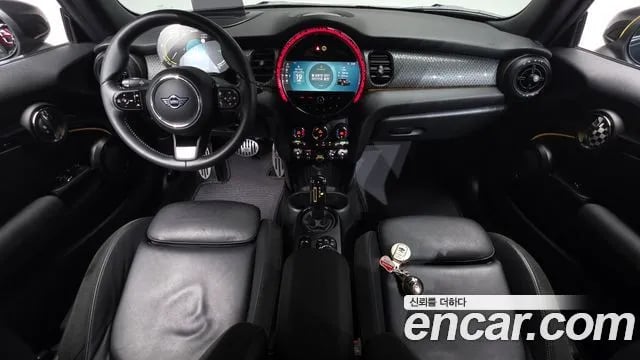 Mini Cooper Cooper Electric 2022 года - вид 6