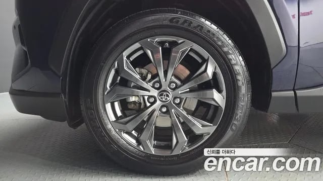 Toyota RAV4 RAV4 5th Generation 2023 года - вид 5