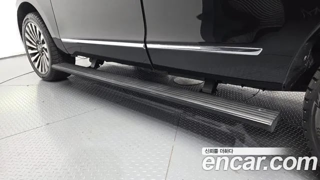 Lincoln Navigator Navigator 4th generation 2021 года - похожие автомобили