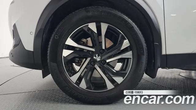 Peugeot 2008 2008 Second generation 2020 года - вид 4