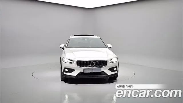 Volvo V60 V60 Cross-country 2nd Generation 2024 года - вид 3