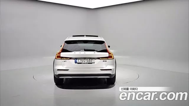 Volvo V60 V60 Cross-country 2nd Generation 2024 года - вид 4