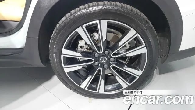 Volvo V60 V60 Cross-country 2nd Generation 2024 года - похожие автомобили