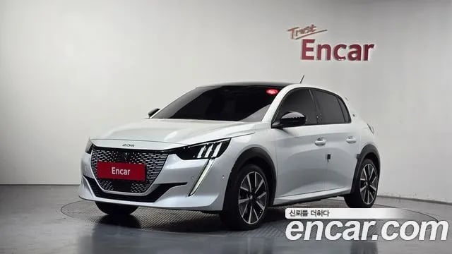 Peugeot 208 e-208 second Generation 2022 года - вид 1