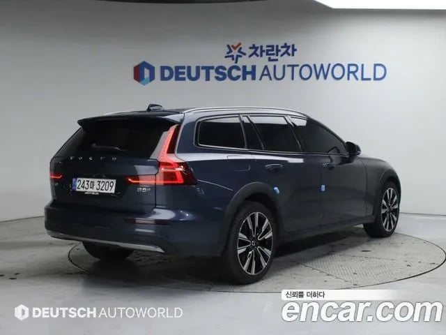 Volvo V60 V60 Cross-country 2nd Generation 2022 года - вид 2