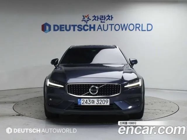 Volvo V60 V60 Cross-country 2nd Generation 2022 года - вид 3