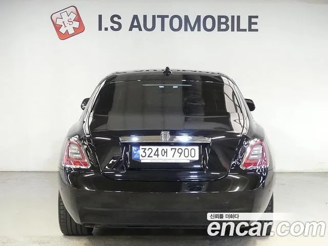 Rolls-Royce Ghost Ghost 2nd Generation 2024 года - вид 3