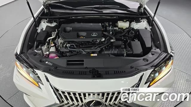 Lexus ES ES300h 7th generation 2026 года - вид 5