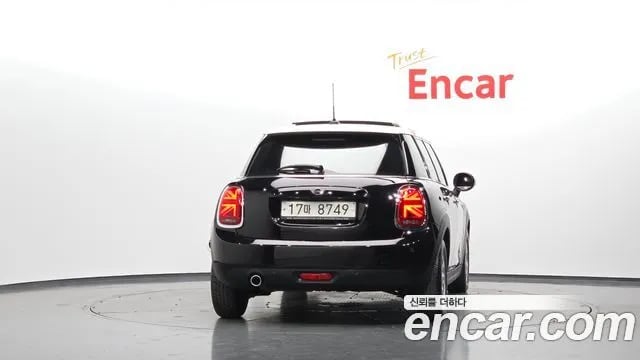 Mini Cooper Cooper D 2019 года - вид 4