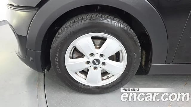 Mini Cooper Cooper D 2019 года - вид 5