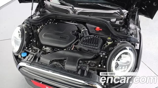 Mini Cooper Cooper D 2019 года - вид 6
