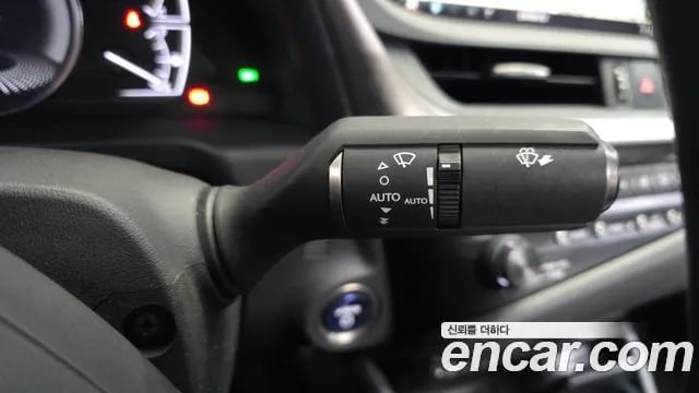 Lexus ES ES300h 7th generation 2018 года - похожие автомобили