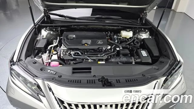 Lexus ES ES300h 7th generation 2025 года - вид 6