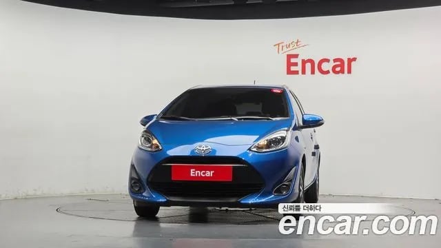 Toyota Prius Prius C 2018 года - вид 3