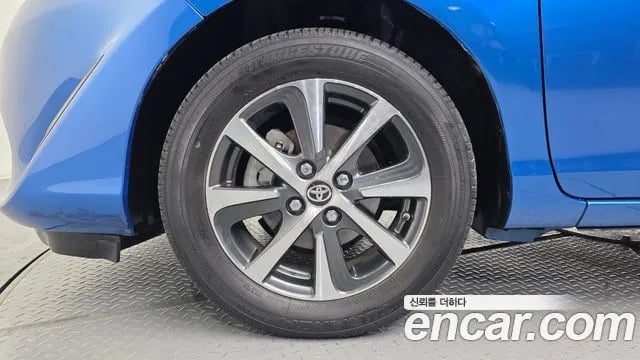 Toyota Prius Prius C 2018 года - вид 5