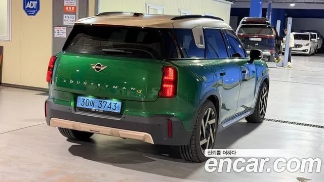 Mini Countryman Cooper Countryman Electric 3rd Generation 2025 года - вид 4