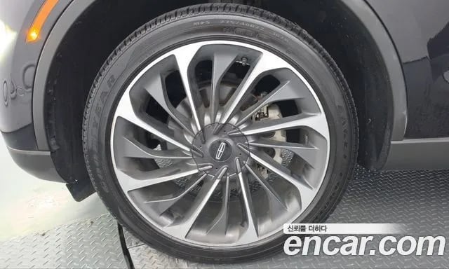Lincoln Aviator Aviator 2nd generation 2021 года - вид 5