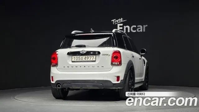 Mini Countryman Cooper D Country Man 2018 года - вид 4