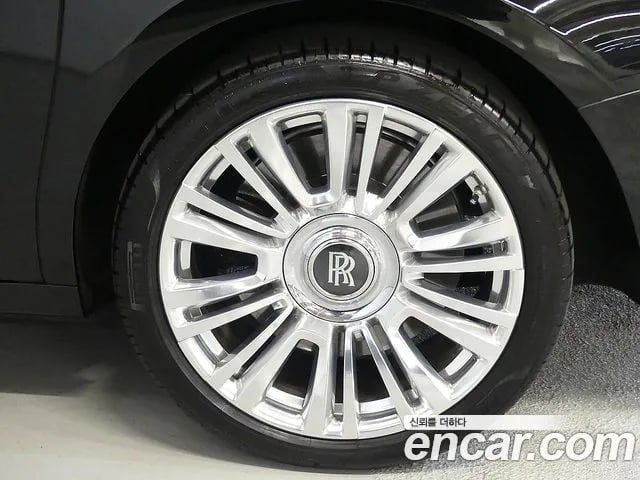 Rolls-Royce Ghost Ghost 2nd Generation 2021 года - вид 4