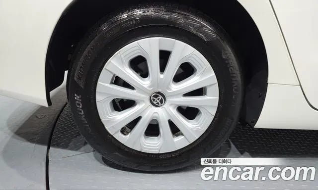Toyota Prius Prius 4th Generation 2019 года - вид 5