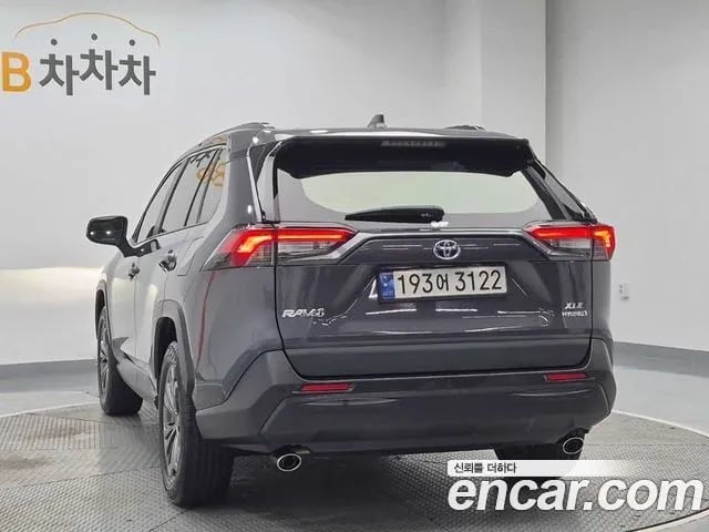 Toyota RAV4 RAV4 5th Generation 2023 года - вид 2