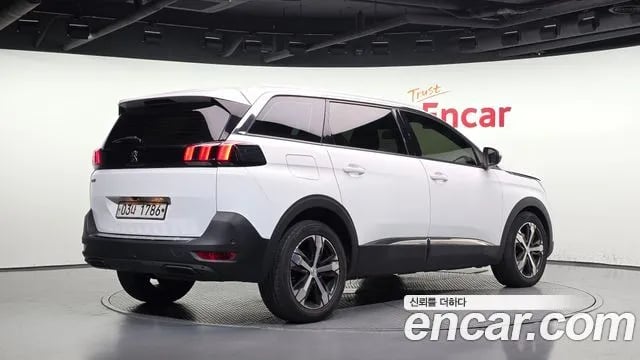 Peugeot 5008 5008 second generation 2018 года - вид 2