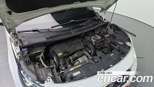 Peugeot 5008 5008 second generation 2018 года - вид 6