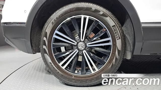 Volkswagen Tiguan Tiguan second Generation 2020 года - вид 5