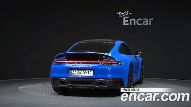 Porsche 911 911 (992) 2022 года - вид 3