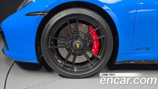 Porsche 911 911 (992) 2022 года - вид 4