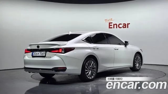 Lexus ES ES300h 7th generation 2026 года - автомобиль из Южной Кореи