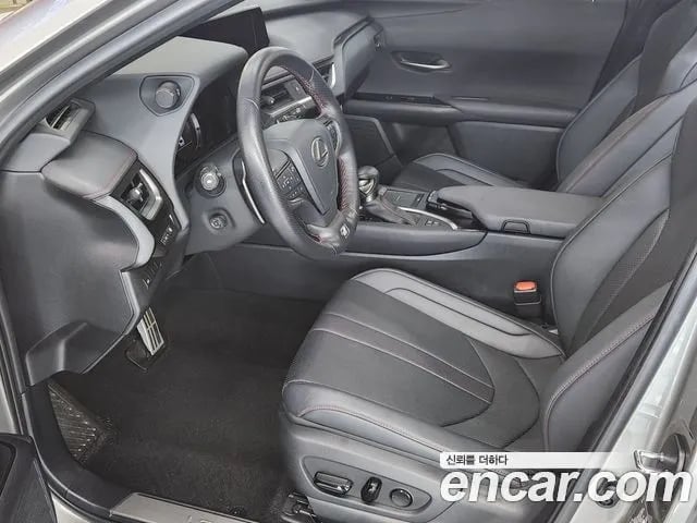 Lexus UX UX250h 2021 года - вид 6