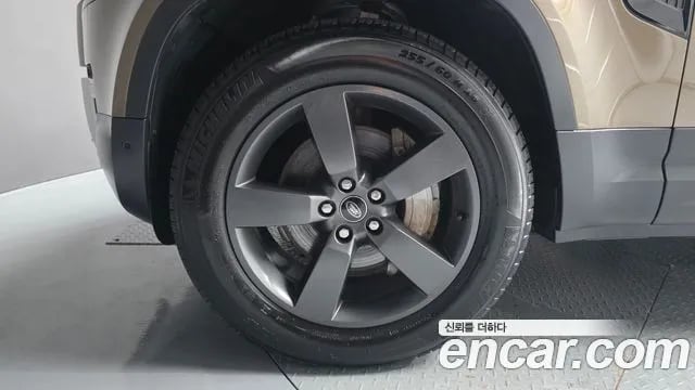Land Rover Defender Bitdefender (L663) 2023 года - вид 5