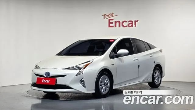 Toyota Prius Prius 4th Generation 2018 года - автомобиль из Южной Кореи