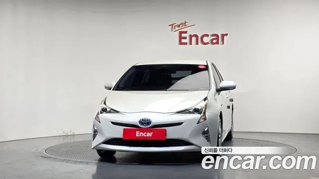 Toyota Prius Prius 4th Generation 2018 года - вид 3