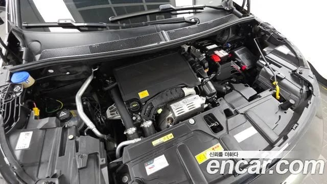 Peugeot 5008 5008 second generation 2025 года - вид 6